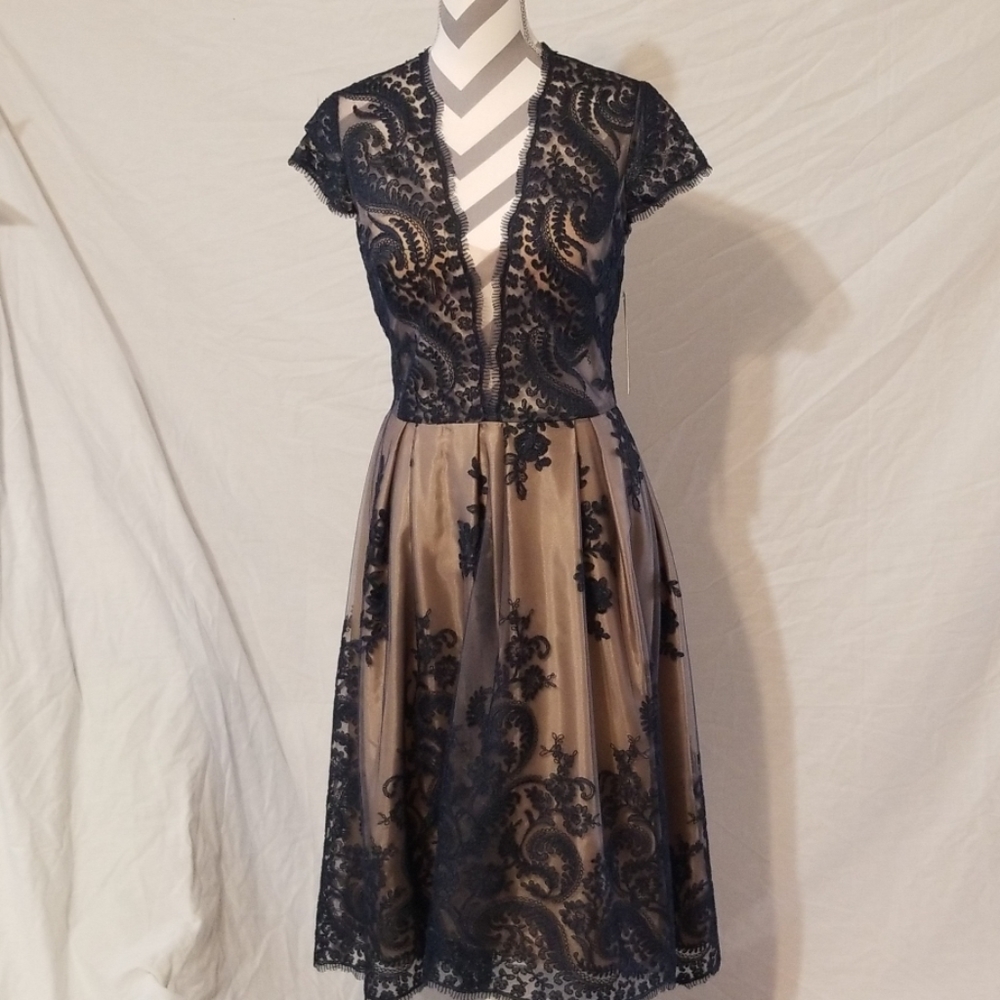 Nicole Bakti lace dress